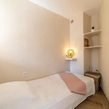 Le Zodiaque Ii-2 By Interhome Hyeres